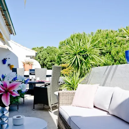 Apartment 1408 - Luxury Two Bed Penthouse In El Presidente *