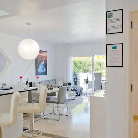 Apartment 1408 - Luxury Two Bed Penthouse In El Presidente *