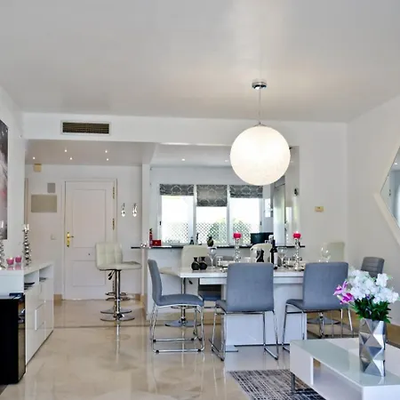 Apartment 1408 - Luxury Two Bed Penthouse In El Presidente Estepona